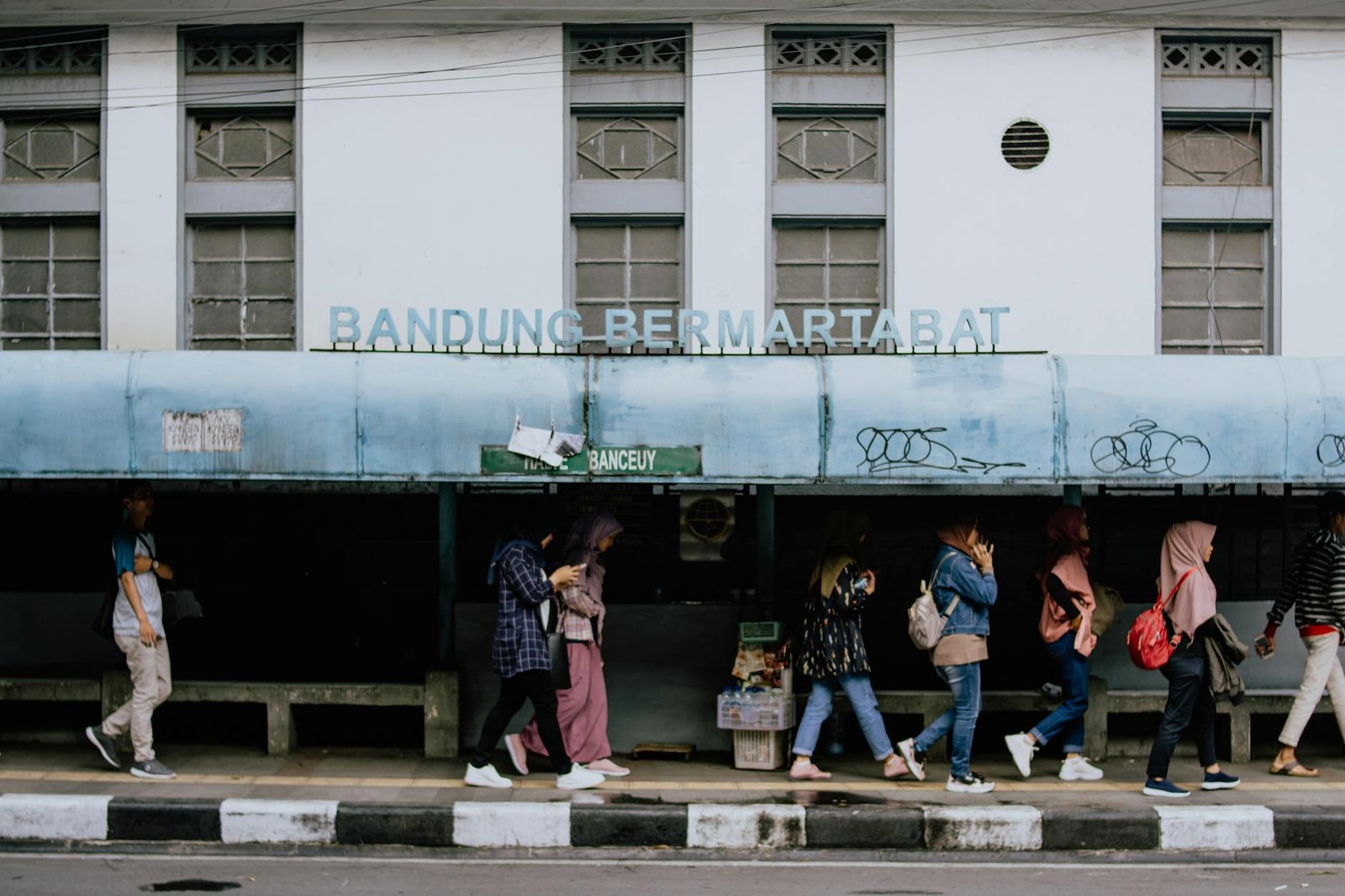 Gambar kantor pos KC Depok 16400 di Jawa Barat